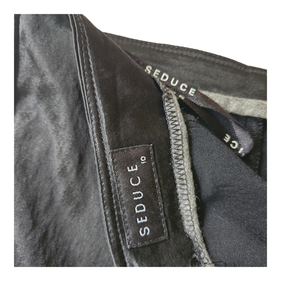 SEDUCE Skirt - Picture 3 of 3